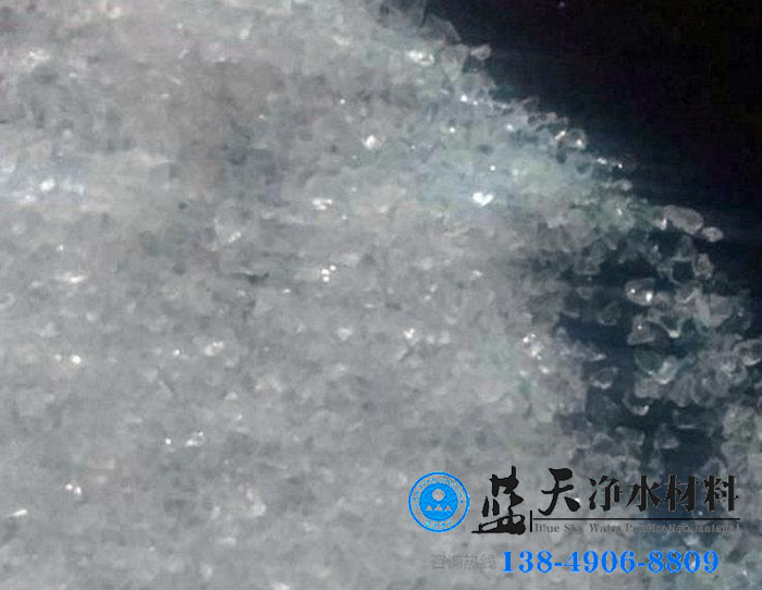 在對(duì)廢水處理的過(guò)程中陰離子聚丙烯酰胺的作用很明顯.jpg 在對(duì)廢水處理的過(guò)程中陰離子聚丙烯酰胺的作用很明顯.jpg